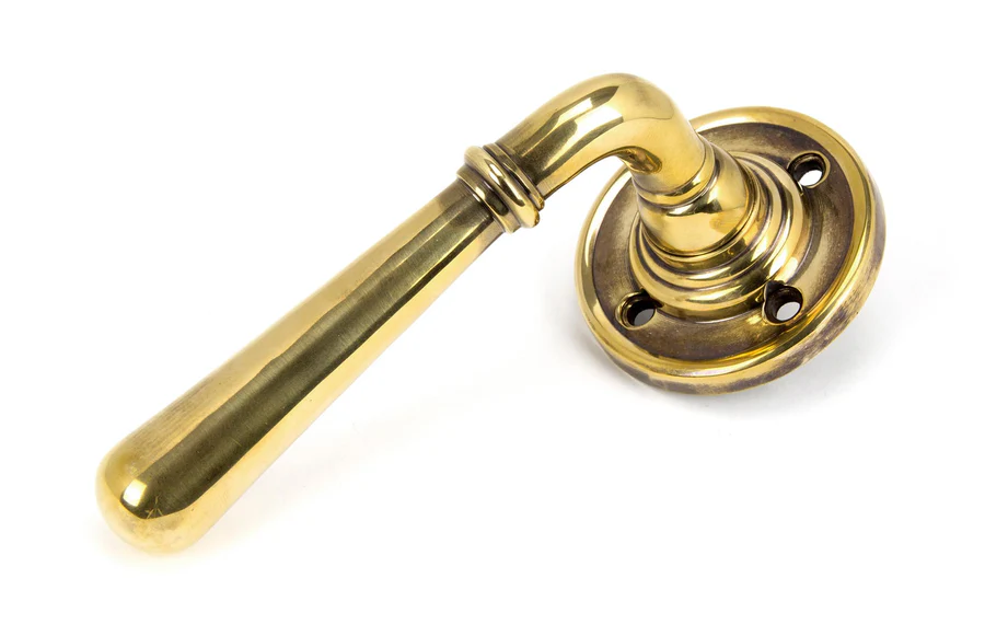 FTA 91418 AGED BRASS NEWBURY LEVER ON ROSE SET
