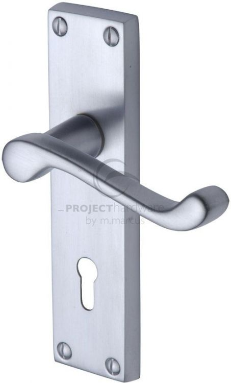 VICTORIAN SCROLL LEVER LOCK ON PLATE SATIN CHROME
