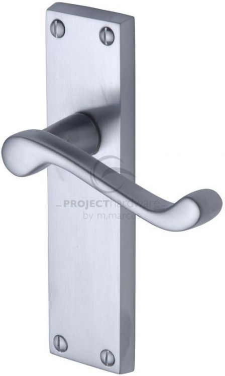 VICTORIAN SCROLL LEVER LATCH ON PLATE SATIN CHROME